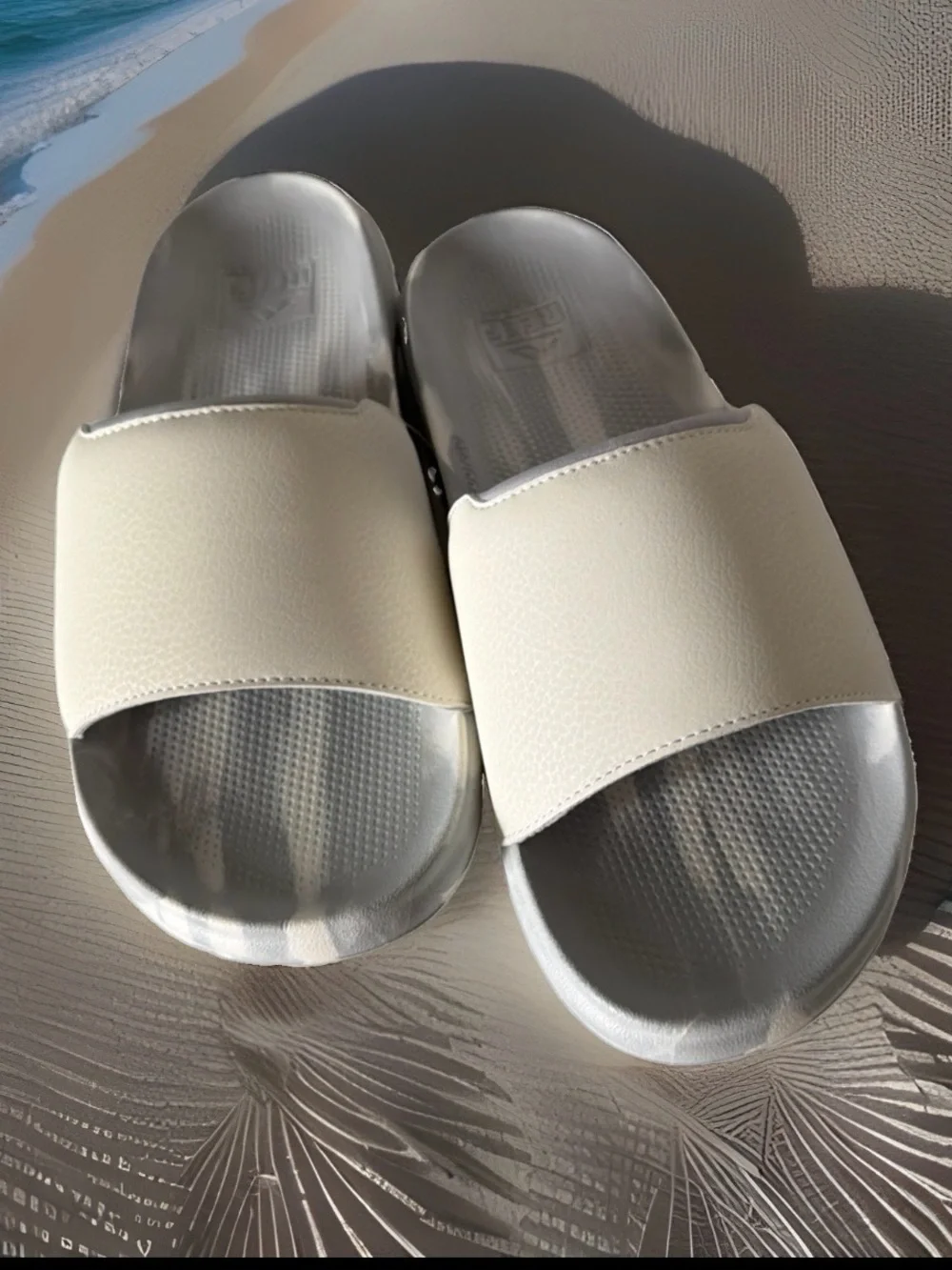 REEF Men's Size 10 Tailslide Slip-On Sandals. White. New with Tags